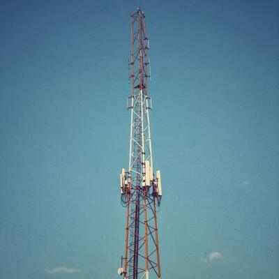 Long Life 3 Legged Tubular Steel Tower Galvanized Telecom Mast Designed for Outdoor 5G 4G Microwave Network Applications