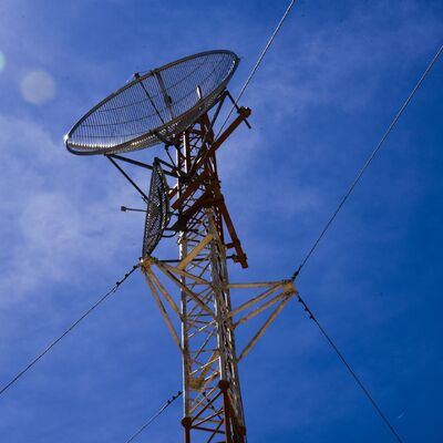 शहरी दूरसंचार बेस स्टेशन के लिए 20M 30M गाइड वायर टॉवर स्थिर संरचना