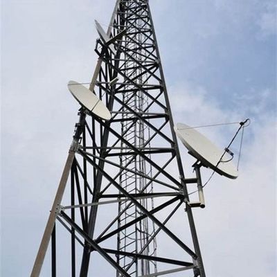 30 40 50 मीटर रेडियो 3 पैरों वाला कोणीय इस्पात टॉवर 5 जी नेटवर्क जस्ती माइक्रोवेव संचार टॉवर