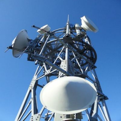 72 मीटर 4 पैर स्टील जाली कोणीय मोबाइल दूरसंचार टॉवर ASTM A36 A572 Gr50