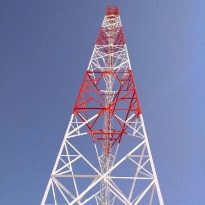 स्व-समर्थन लंबी दूरी के ताररहित टेलीफोन दूरसंचार इस्पात टॉवर ट्रांसमीटर रिसीवर जीएसएम इस्पात जाली दूरसंचार टॉवर