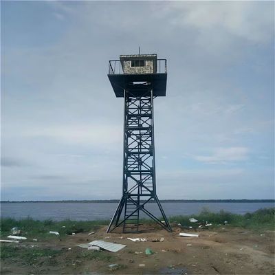 जालीदार कोणीय इस्पात प्लेटफार्म गार्ड टॉवर पर्वत वन परिप्रेक्ष्य आग अवलोकन घड़ी टॉवर