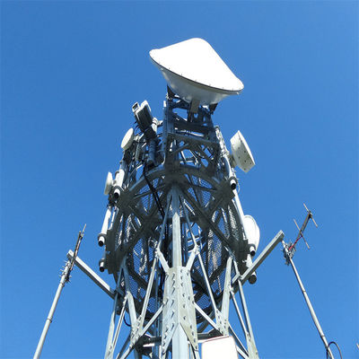 छत पर 3 पैरों वाला ट्यूबलर स्टील टॉवर