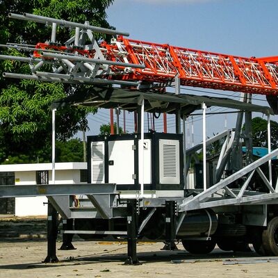 दूरबीन टावर 15-30M जस्ती स्टील ट्रक घुड़सवार संचार एंटेना 40M/S पवनरोधी