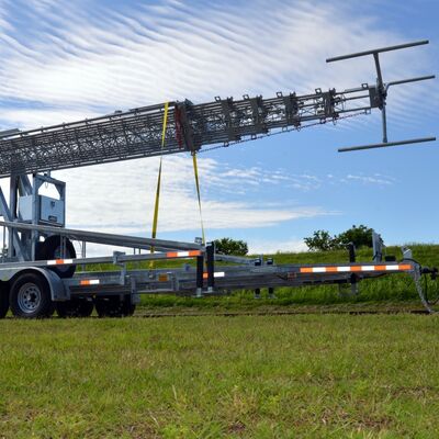 दूरबीन जाली टावर 15-30M जस्ती स्टील ट्रक घुड़सवार संचार एंटेना 40M/S हवा प्रतिरोधी