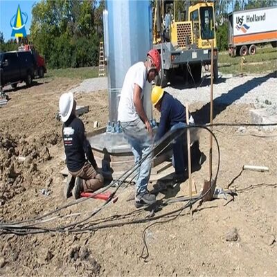 मोनोपोल टॉवर टेलीकॉम जिसमें ठोस शाफ्ट डिजाइन और गर्म डुबकी गैल्वनाइजिंग और पेंटिंग सहित सतह उपचार विकल्प शामिल हैं