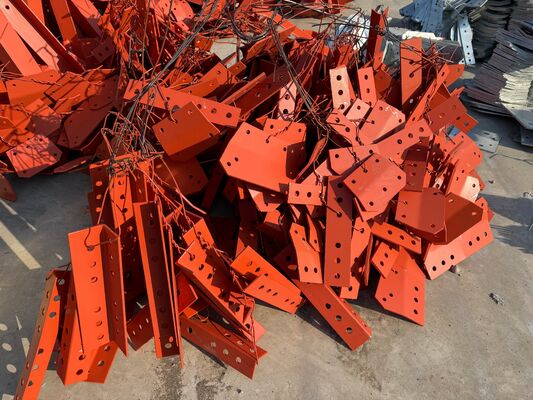 वायरलेस संचार के लिए उच्च-प्रदर्शन 5G रेडियो 4-पैर वाली कोणीय एंटीना टॉवर