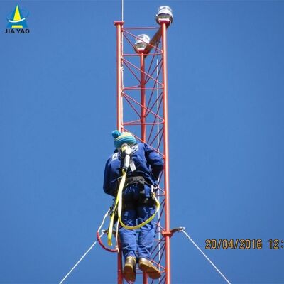 लंबी दूरी के रेडियो टीवी प्रसारण के लिए अल्ट्रा-हाई गाइड वायरटावर ANSI/TIA-222 मजबूत स्टील एंकर सिस्टम के साथ मानक मजबूत जालीदार मस्तूल